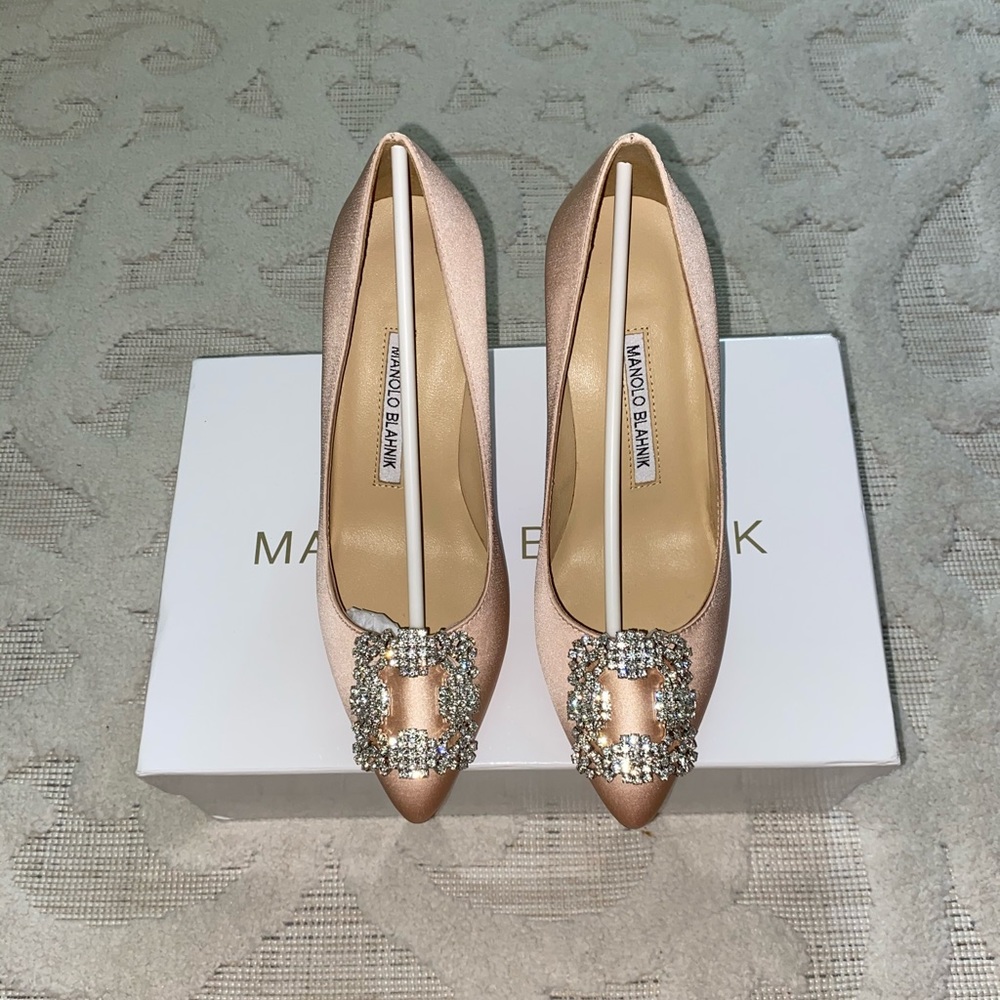 BRAND NEW MANOLO BLAHNIK